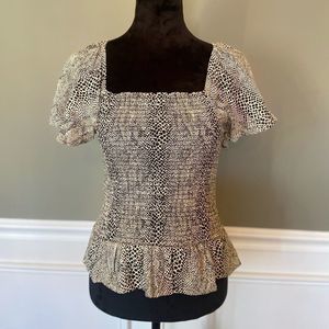 NWT Jessica Simpson Smocked Short Sleeve Top, Size M